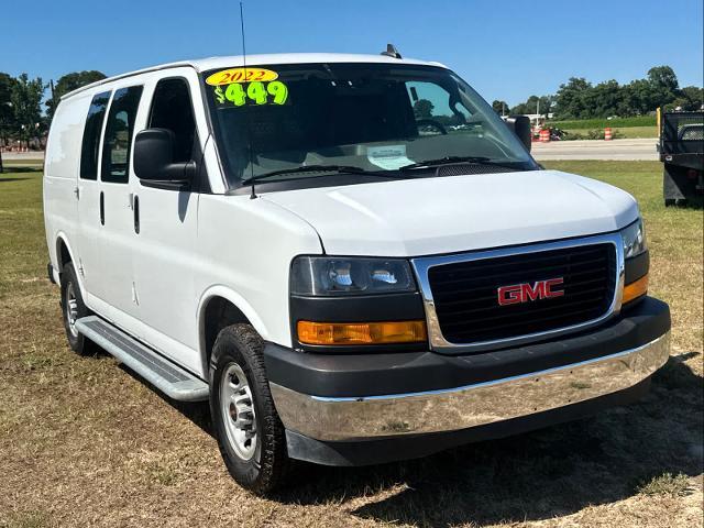 2022 GMC Savana Cargo 2500 Vehicle Photo in DUNN, NC 28334-8900