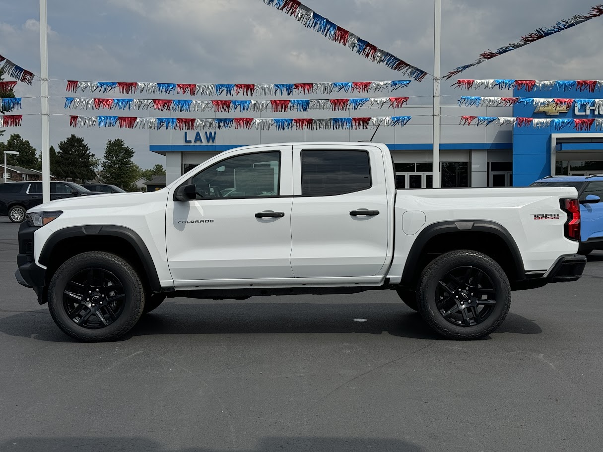 2024 Chevrolet Colorado Vehicle Photo in BOONVILLE, IN 47601-9633