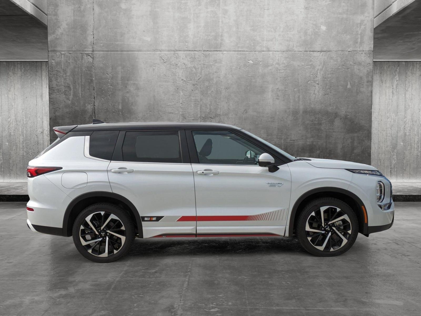 2023 Mitsubishi Outlander PHEV Vehicle Photo in Rockville, MD 20852