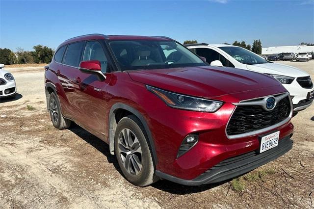 2021 Toyota Highlander Vehicle Photo in ELK GROVE, CA 95757-8703