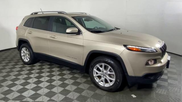 Used 2015 Jeep Cherokee Latitude with VIN 1C4PJMCS6FW528745 for sale in Alliance, OH