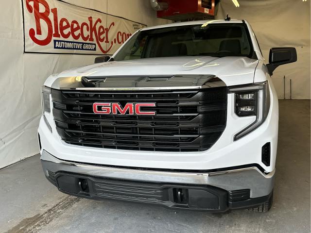 2025 GMC Sierra 1500 Vehicle Photo in RED SPRINGS, NC 28377-1640