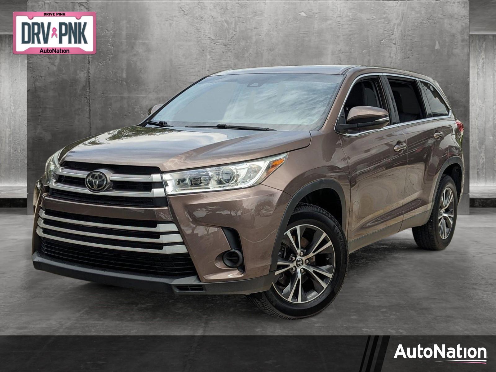 2019 Toyota Highlander Vehicle Photo in Miami, FL 33135