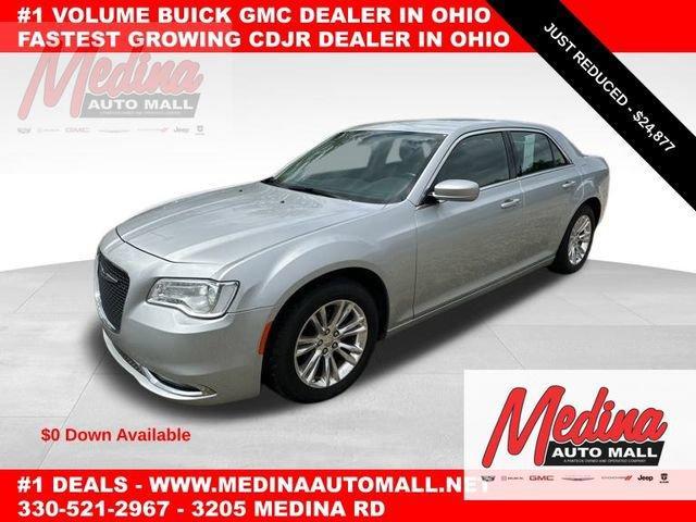 2020 Chrysler 300 Vehicle Photo in MEDINA, OH 44256-9631