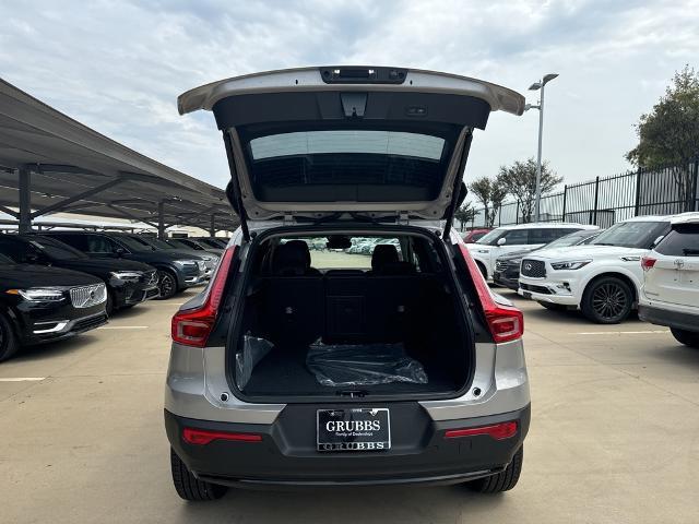 2025 Volvo XC40 Vehicle Photo in Grapevine, TX 76051