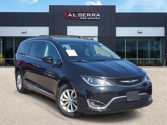 2017 Chrysler Pacifica Vehicle Photo in GRAND BLANC, MI 48439-8139