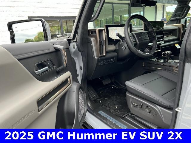 2025 GMC HUMMER EV SUV Vehicle Photo in CHICOPEE, MA 01020-5001