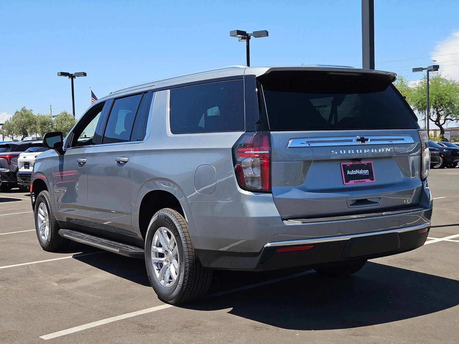 2024 Chevrolet Suburban Vehicle Photo in PEORIA, AZ 85382-3715