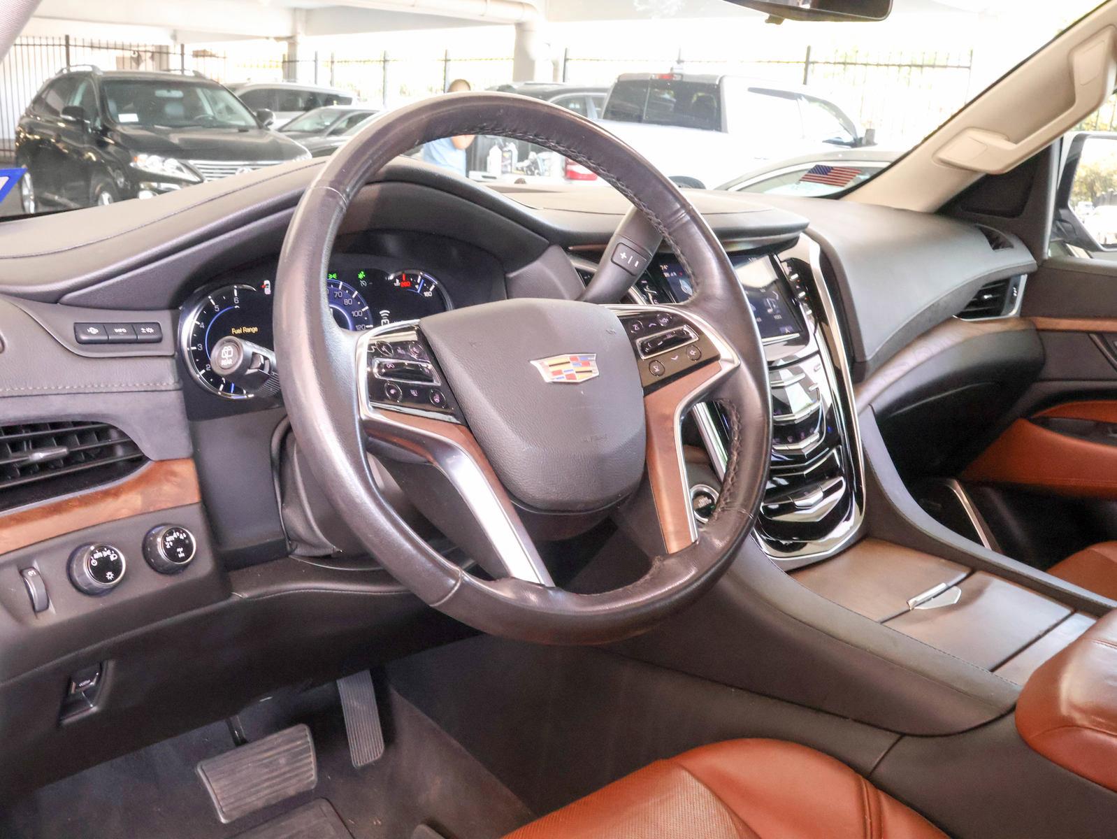 2020 Cadillac Escalade Vehicle Photo in DALLAS, TX 75209-3095