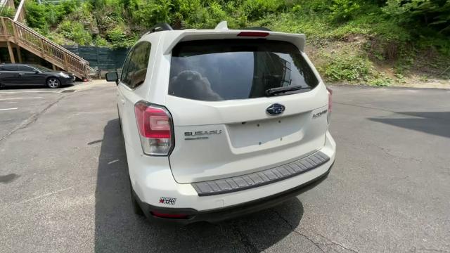 2018 Subaru Forester Vehicle Photo in MOON TOWNSHIP, PA 15108-2571