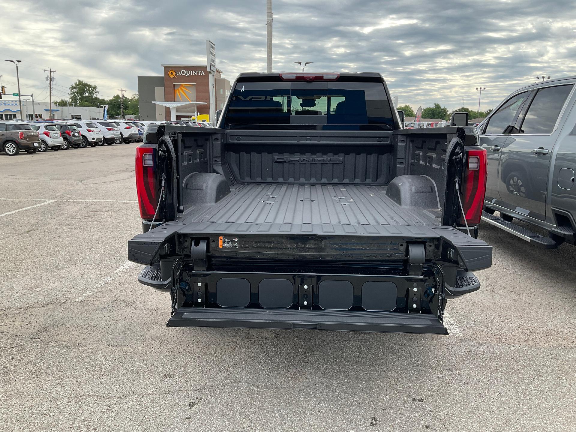 2024 GMC Sierra 2500 HD Vehicle Photo in PONCA CITY, OK 74601-1036