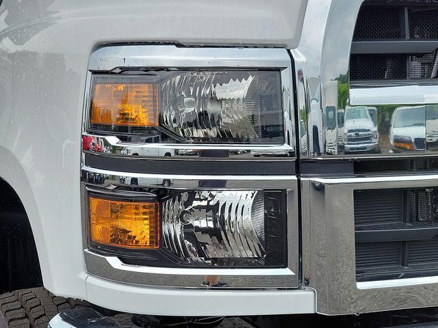 2024 Chevrolet Silverado 6500 HD Vehicle Photo in DANBURY, CT 06810-5034