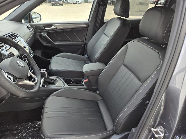 2024 Volkswagen Tiguan Vehicle Photo in Weatherford, TX 76087