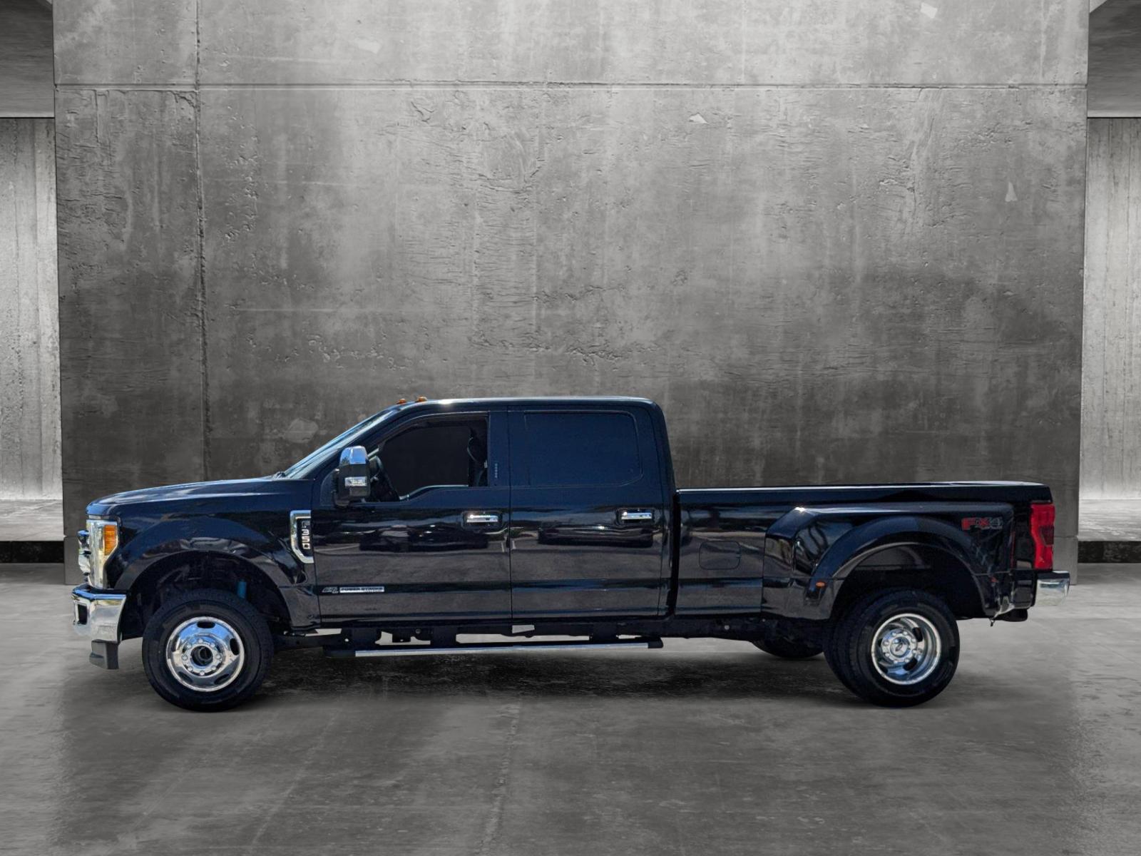 2018 Ford Super Duty F-350 DRW Vehicle Photo in Pompano Beach, FL 33064