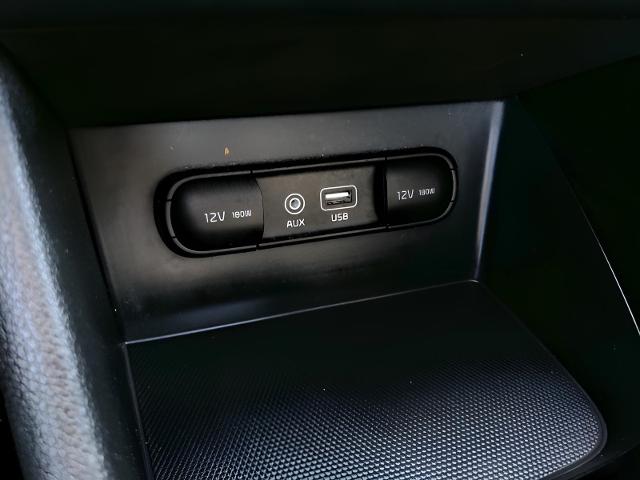 2017 Kia Niro Vehicle Photo in Green Bay, WI 54304