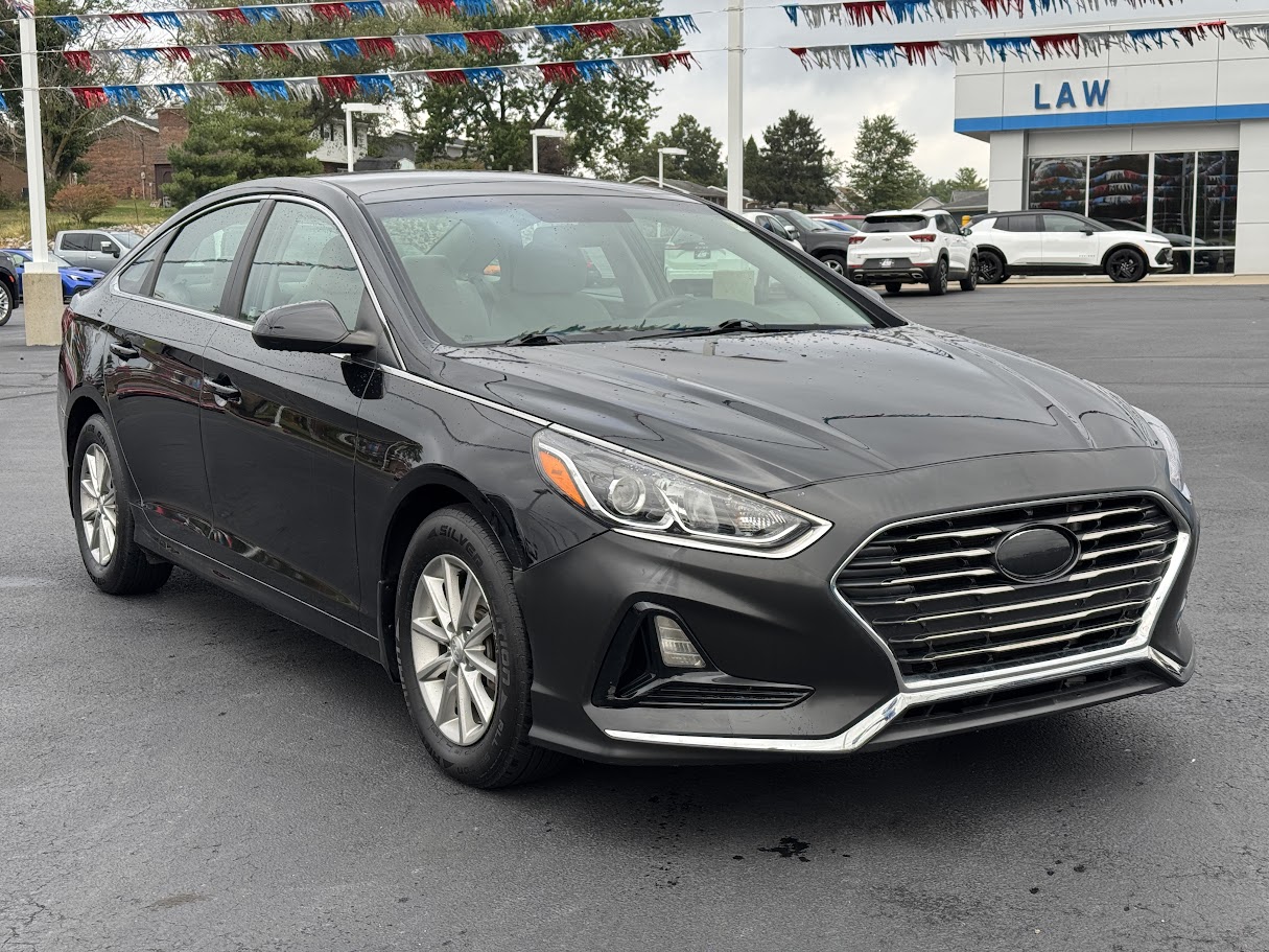 2018 Hyundai Sonata Vehicle Photo in BOONVILLE, IN 47601-9633