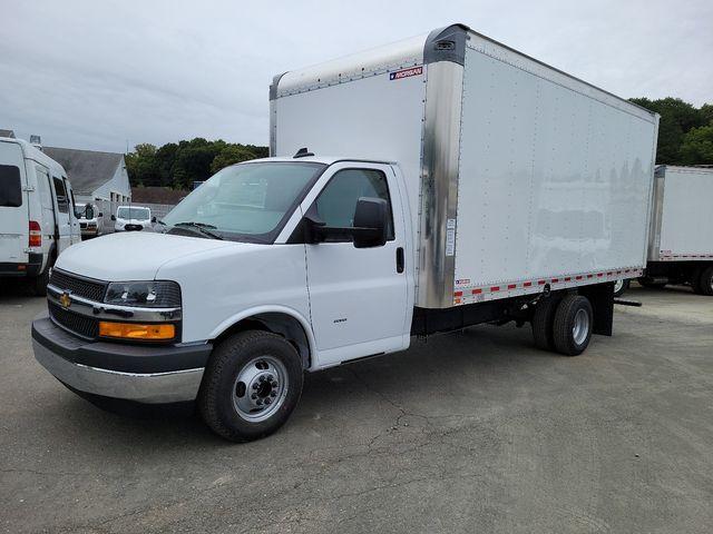 2024 Chevrolet Express Cutaway 3500 Vehicle Photo in DANBURY, CT 06810-5034