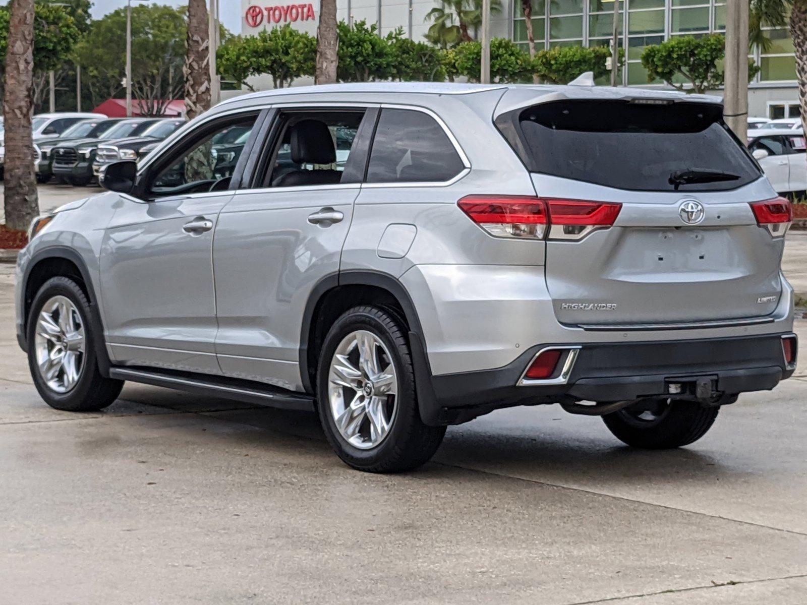 2019 Toyota Highlander Vehicle Photo in Davie, FL 33331