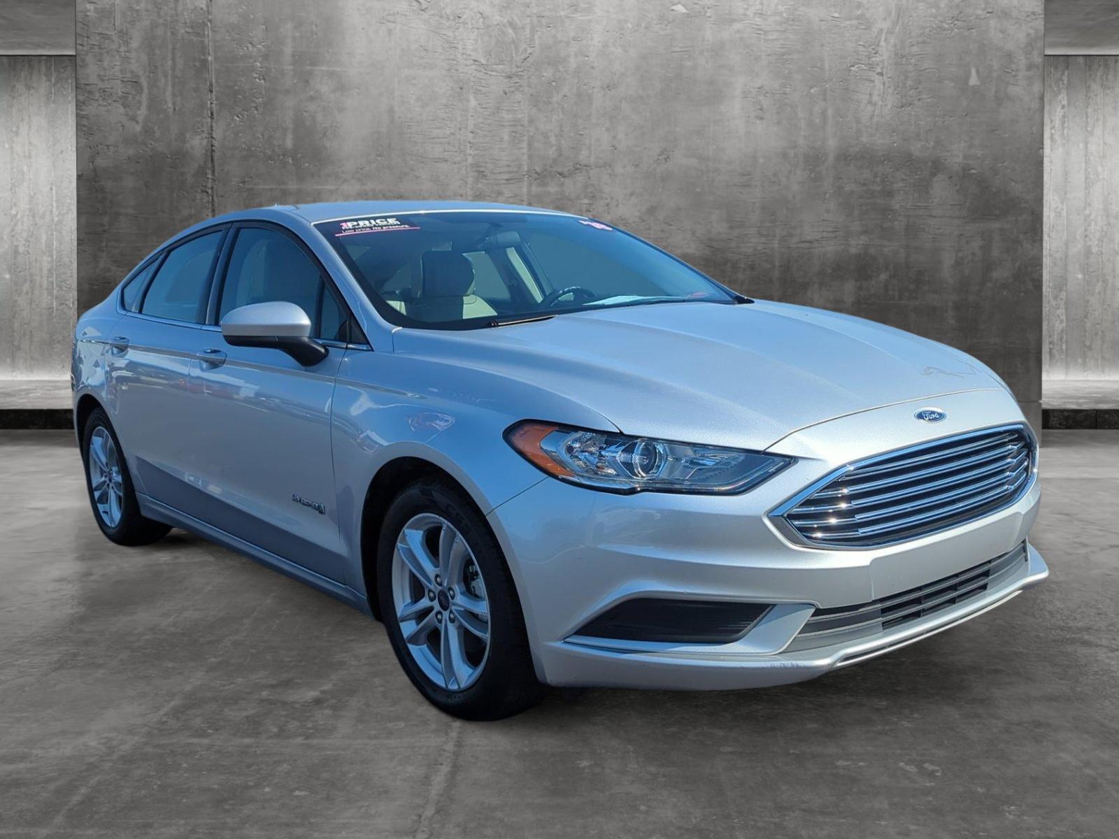 2018 Ford Fusion Hybrid Vehicle Photo in Memphis, TN 38128