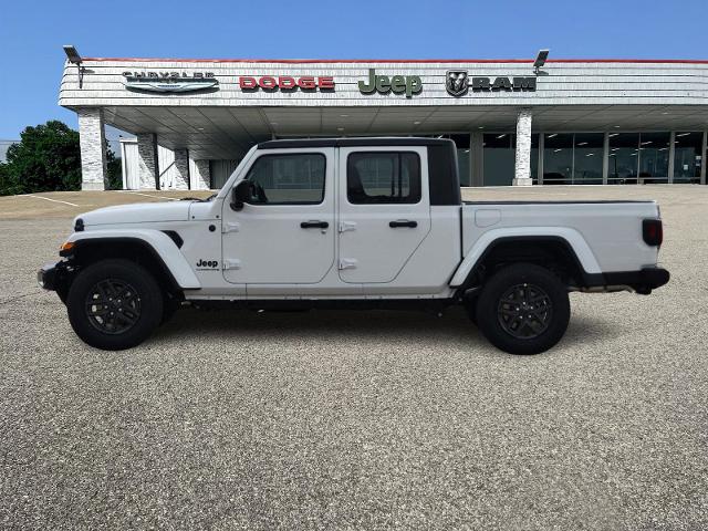 2024 Jeep Gladiator Vehicle Photo in Ennis, TX 75119-5114