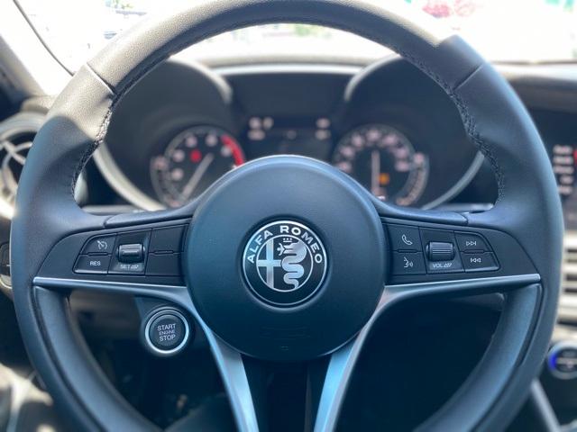 2018 Alfa Romeo Giulia Vehicle Photo in Tigard, OR 97223