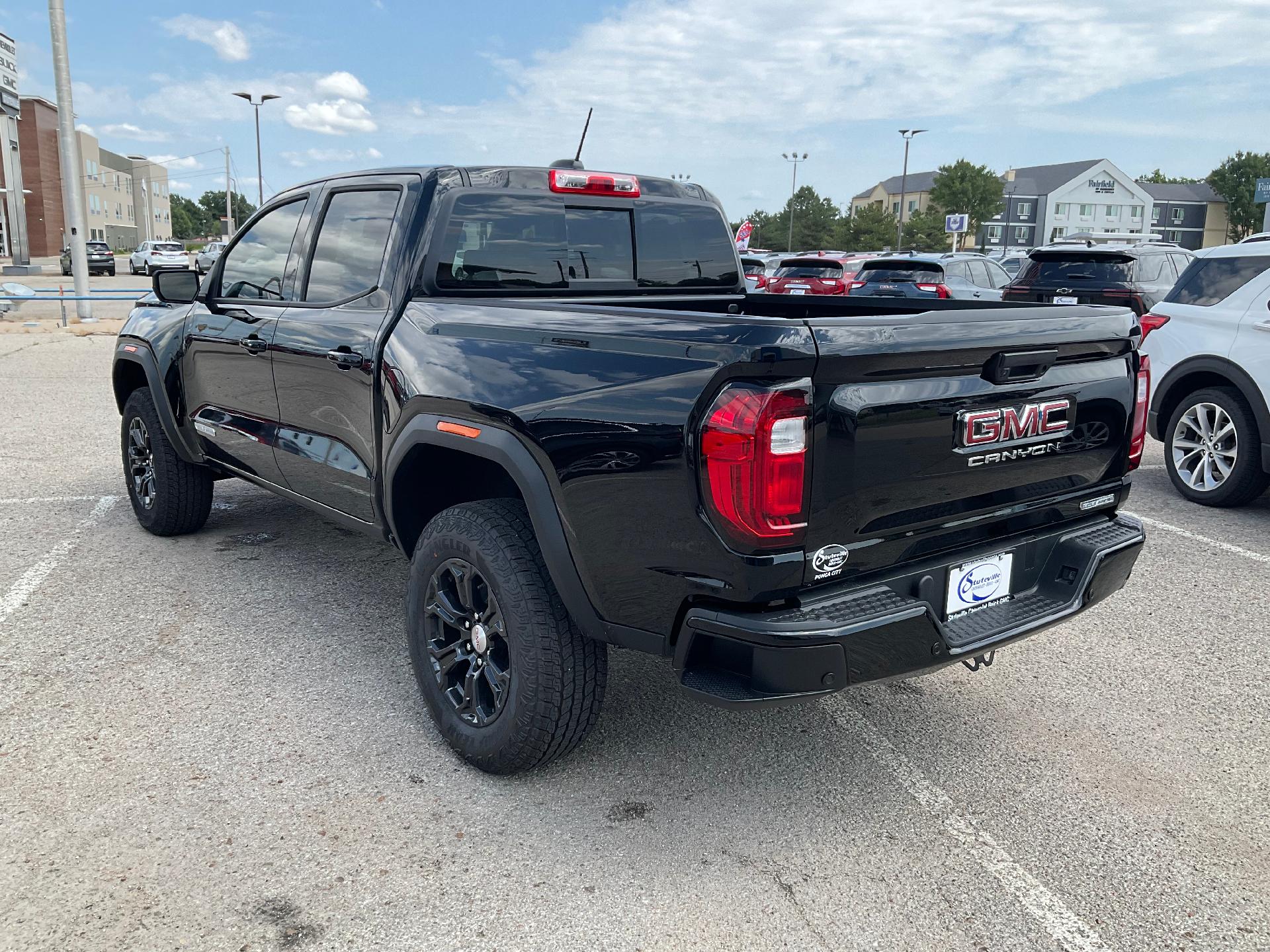 2024 GMC Canyon Vehicle Photo in PONCA CITY, OK 74601-1036