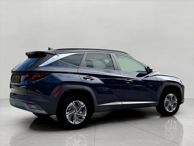 2025 Hyundai TUCSON Hybrid Vehicle Photo in Green Bay, WI 54304