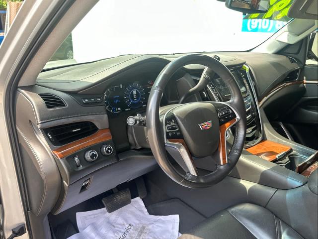 2019 Cadillac Escalade Vehicle Photo in DUNN, NC 28334-8900