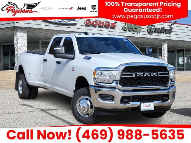 2024 Ram 3500 Vehicle Photo in Ennis, TX 75119-5114