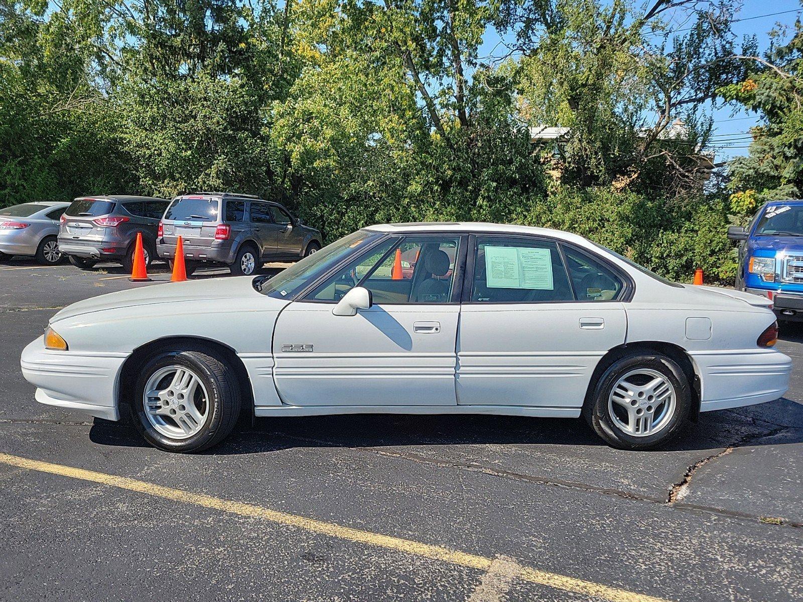 1996 Pontiac Bonneville Vehicle Photo in Saint Charles, IL 60174