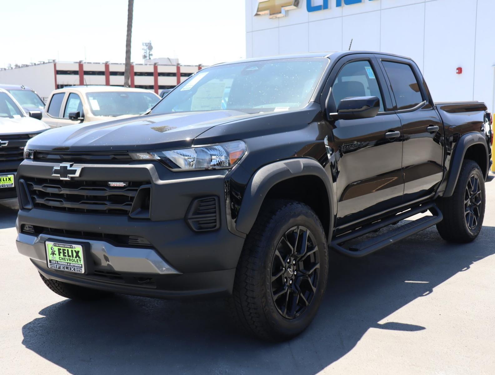 2024 Chevrolet Colorado Vehicle Photo in LOS ANGELES, CA 90007-3794