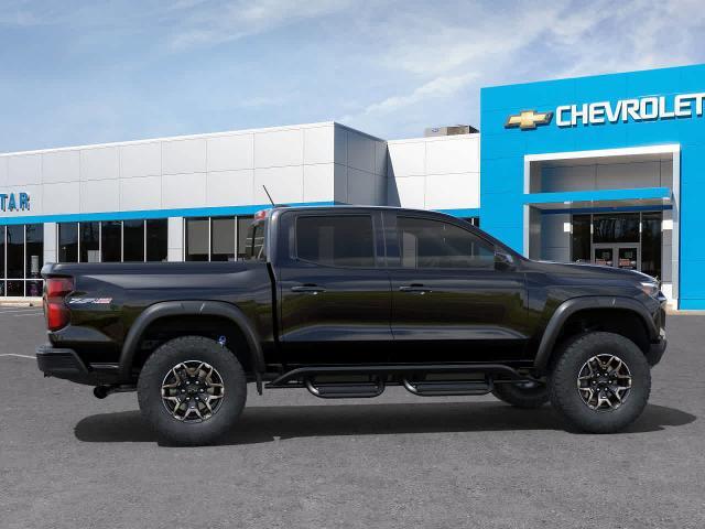 2024 Chevrolet Colorado Vehicle Photo in MOON TOWNSHIP, PA 15108-2571