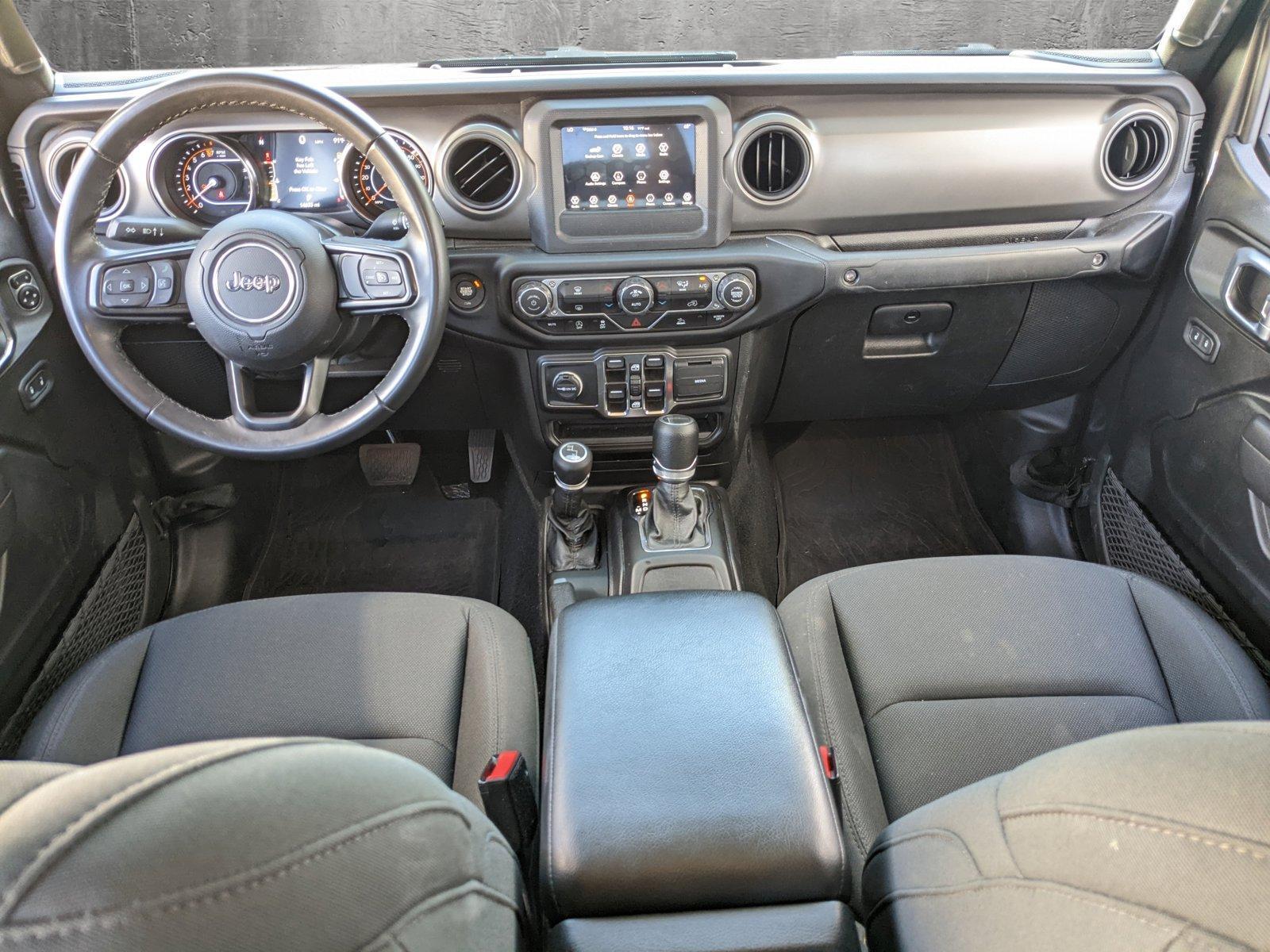 2022 Jeep Gladiator Vehicle Photo in VALENCIA, CA 91355-1705