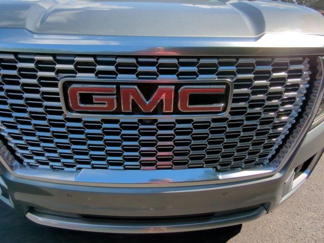 2024 GMC Yukon XL Vehicle Photo in ALBERTVILLE, AL 35950-0246