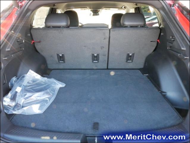 2025 Chevrolet Equinox EV Vehicle Photo in MAPLEWOOD, MN 55119-4794