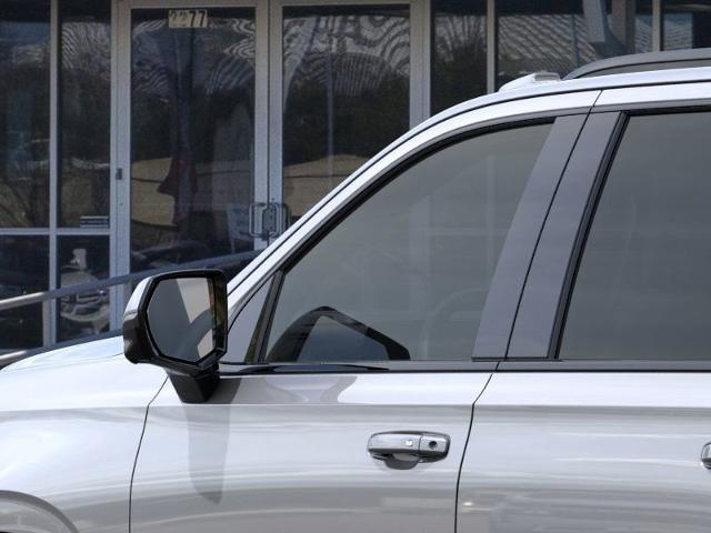 2025 Chevrolet Suburban Vehicle Photo in HOUSTON, TX 77054-4802