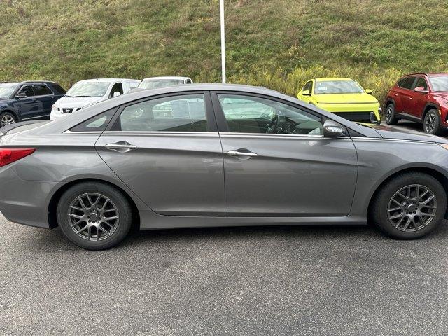 2014 Hyundai SONATA Vehicle Photo in INDIANA, PA 15701-1897