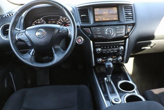 2015 Nissan Pathfinder Vehicle Photo in Salem, OR 97301