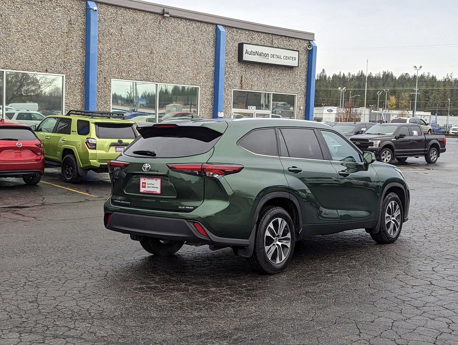 2024 Toyota Highlander Vehicle Photo in Spokane Valley, WA 99212