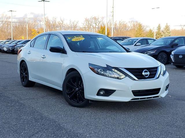 2017 Nissan Altima Vehicle Photo in Canton, MI 48188