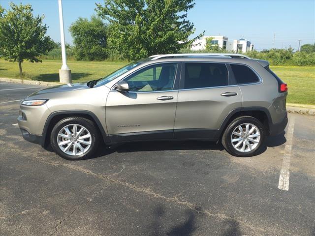 Used 2016 Jeep Cherokee Limited with VIN 1C4PJLDB4GW347587 for sale in Avon, OH