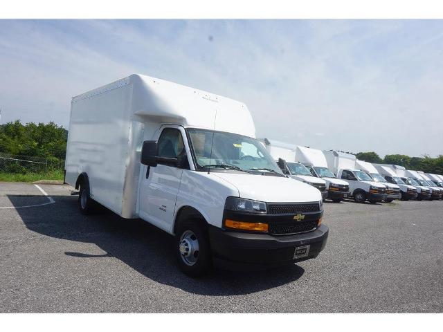 2023 Chevrolet Express Cutaway 4500 Vehicle Photo in ALCOA, TN 37701-3235