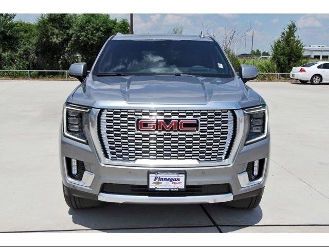 2024 GMC Yukon XL Vehicle Photo in ROSENBERG, TX 77471-5675