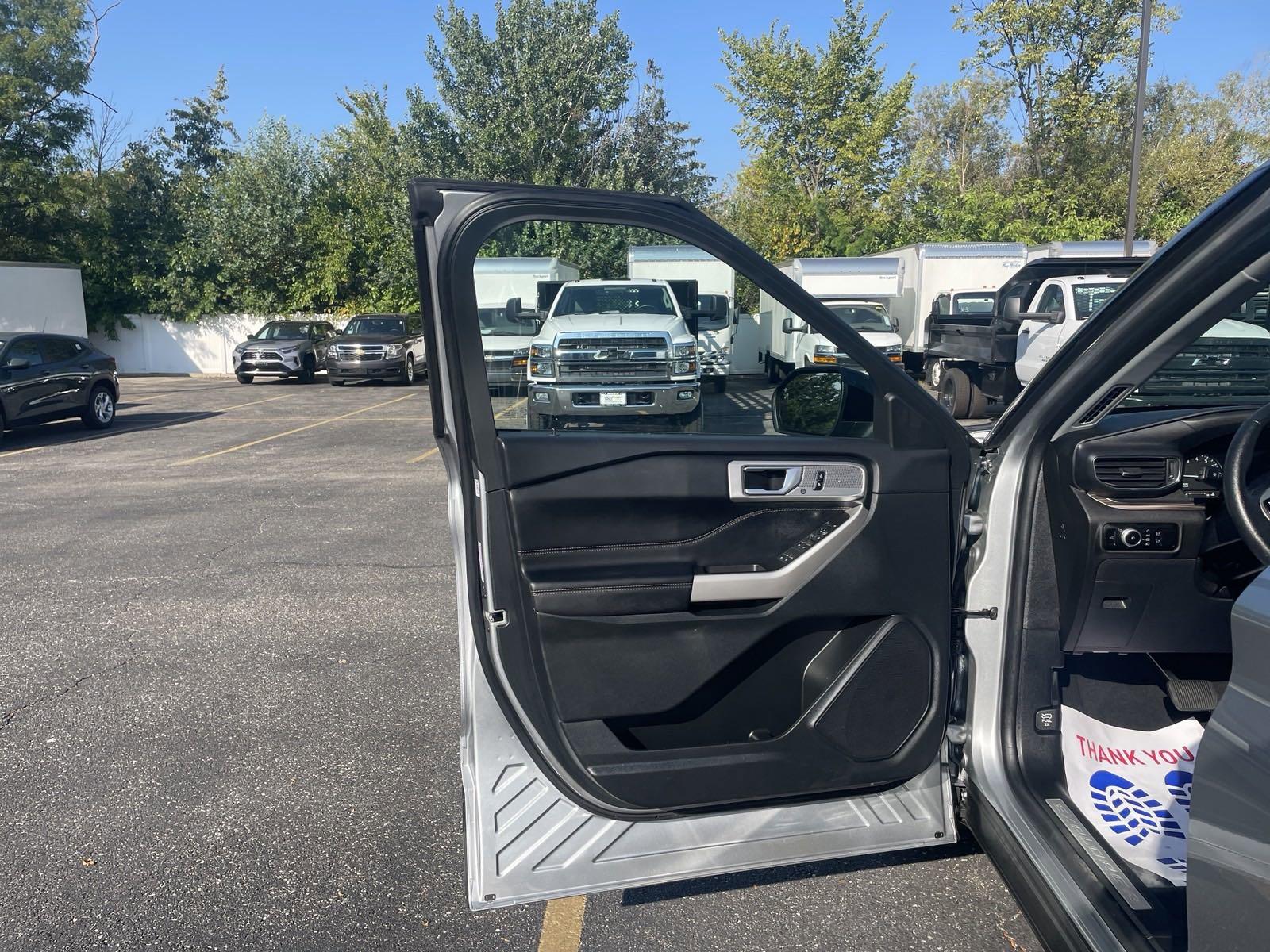 2023 Ford Explorer Vehicle Photo in Plainfield, IL 60586