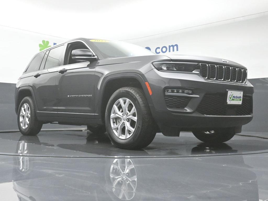 2023 Jeep Grand Cherokee Vehicle Photo in Cedar Rapids, IA 52402