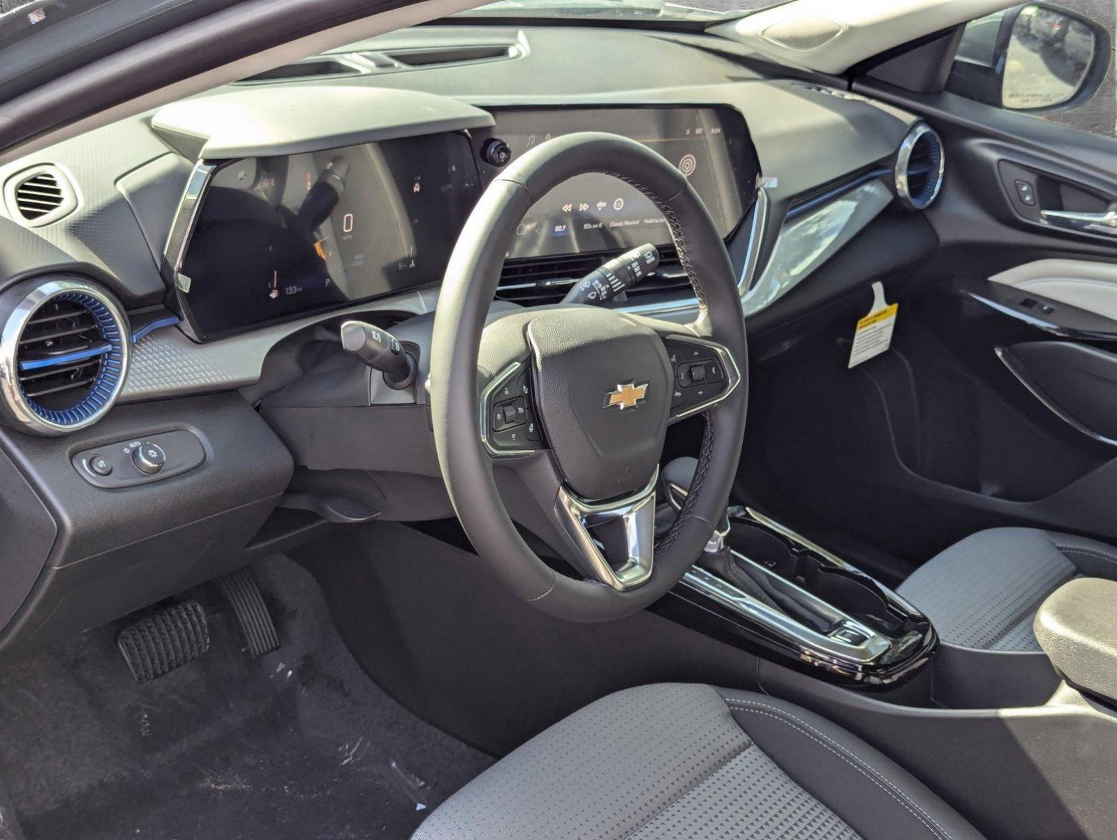 2025 Chevrolet Trax Vehicle Photo in GREENACRES, FL 33463-3207