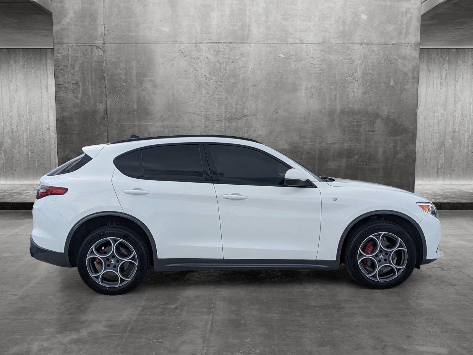 2022 Alfa Romeo Stelvio Vehicle Photo in WEST PALM BEACH, FL 33407-3296