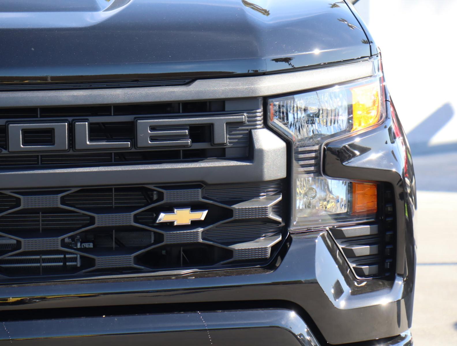 2025 Chevrolet Silverado 1500 Vehicle Photo in LOS ANGELES, CA 90007-3794