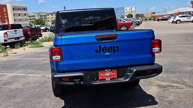 2024 Jeep Gladiator Vehicle Photo in San Angelo, TX 76901