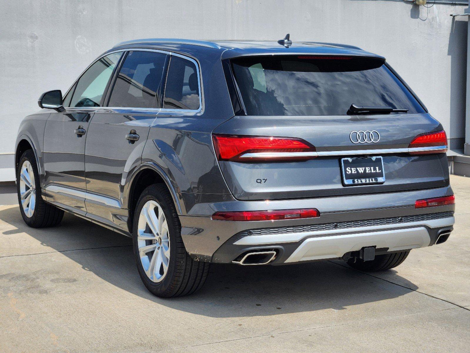 2025 Audi Q7 Vehicle Photo in SUGAR LAND, TX 77478